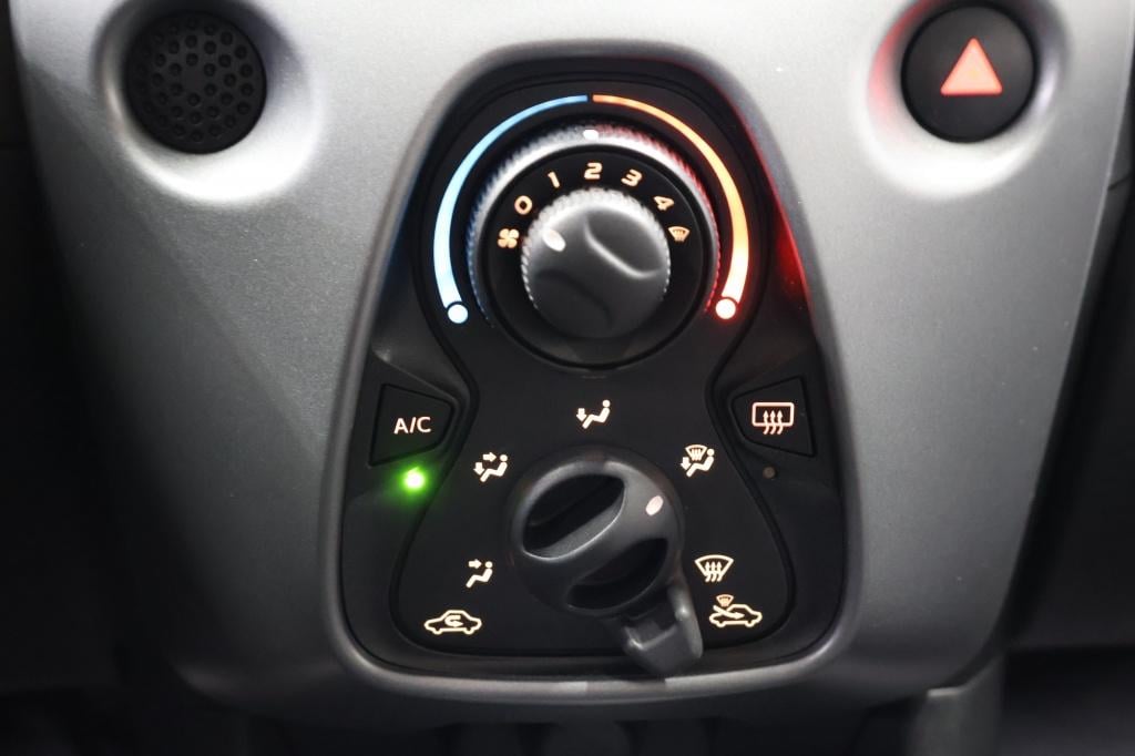 Toyota Aygo 1.0 vvt-i x-joy automaat