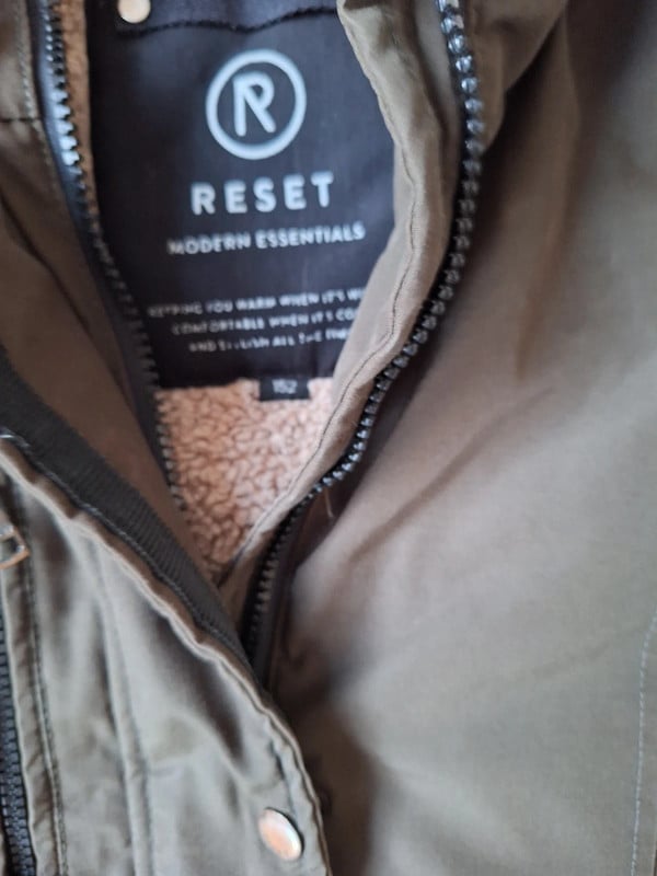 Meisjes jas maat 152 van Reset