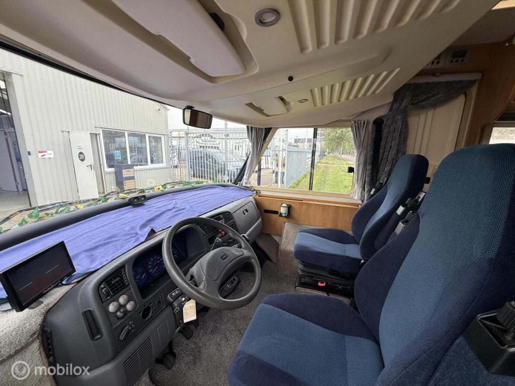 Hymer Onbekend b574 – ruime integraalcamper met vast bed én riant hefbed