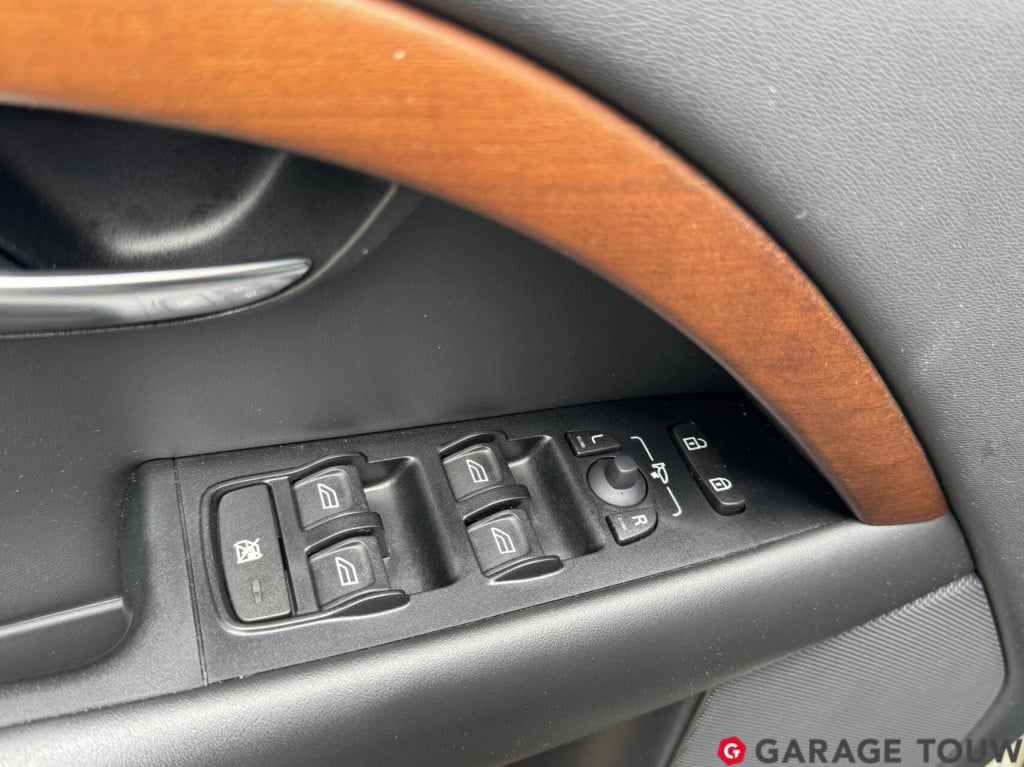 Volvo XC70 2.4 d5 summum