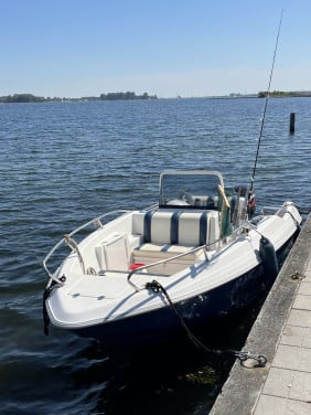 QuickSilver Commander 500 met 4takt 50 pk mercury buitenboord motor
