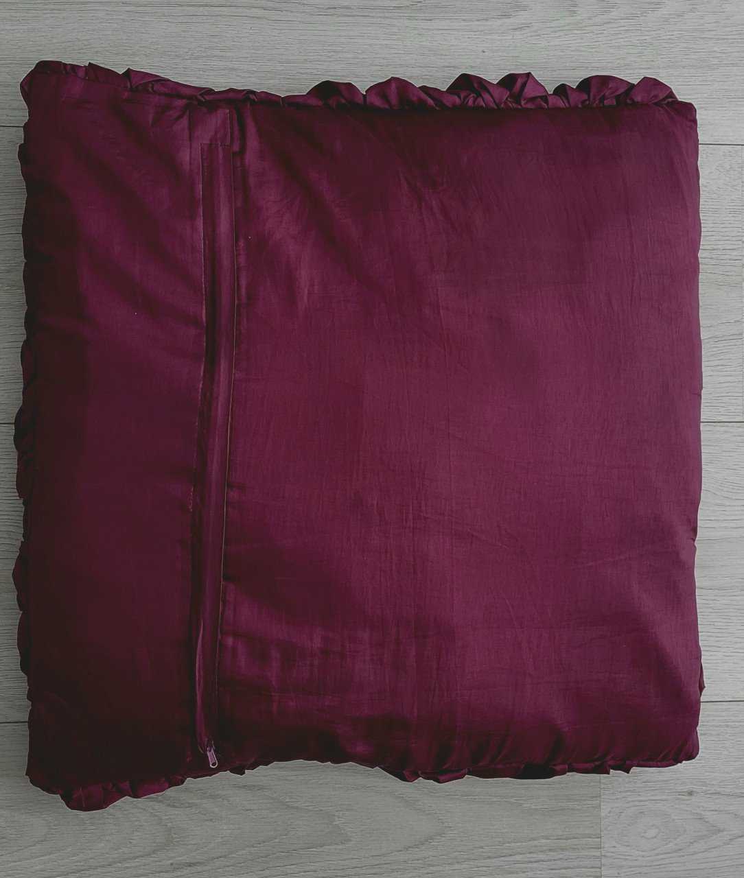 2 sierkussens materiaal 100% polyster, satijnachtig 45x45x4