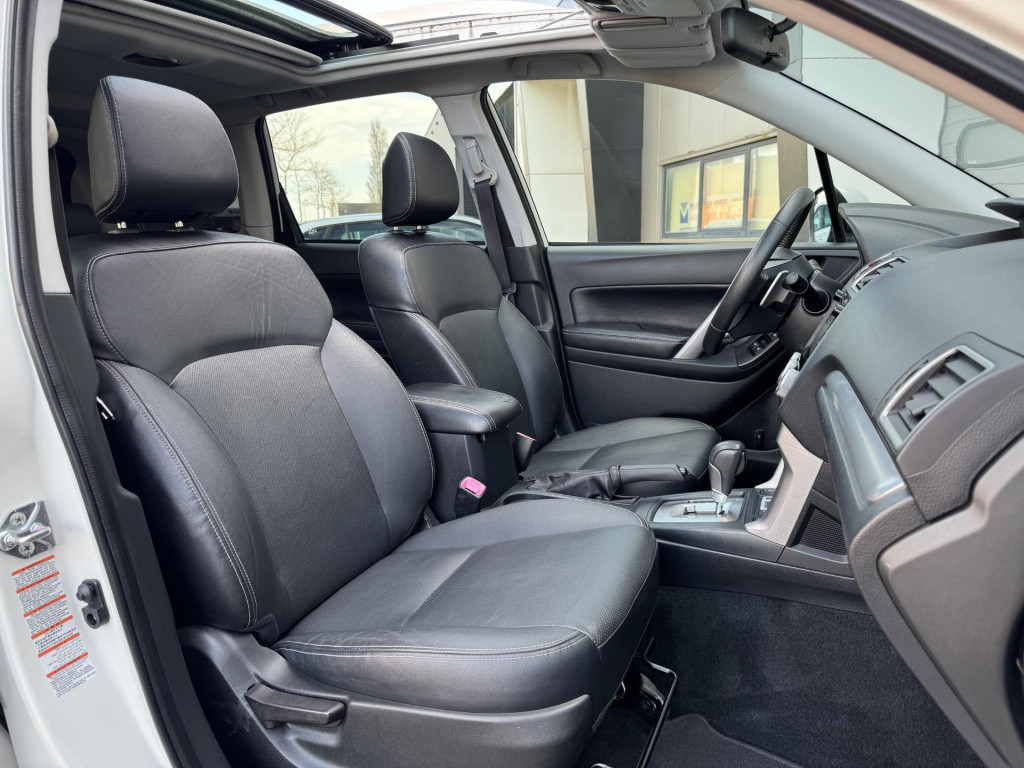 Subaru Forester 2.0 premium | trekhaak afneembaar | panoramadak | navigatie