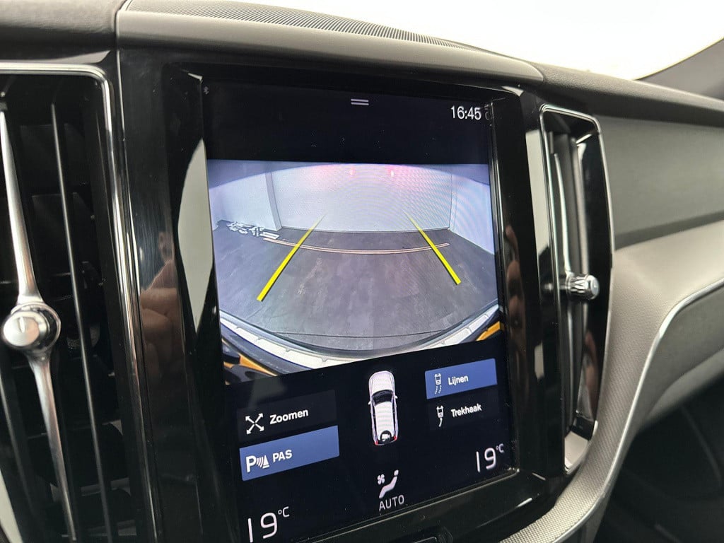 Volvo XC60 2.0 d4 r-design leder camera trekhaak