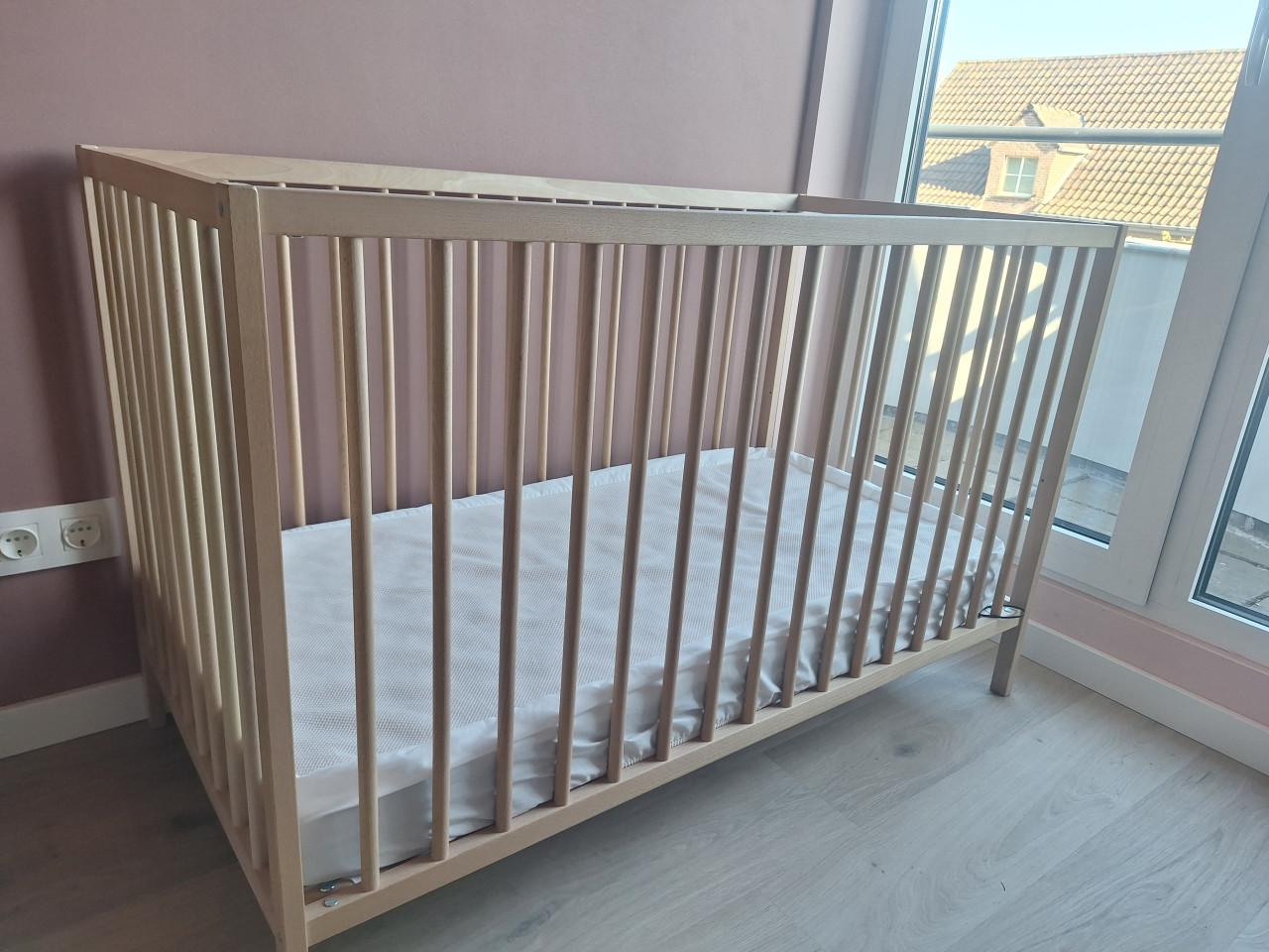 KEA SNIGLAR Ledikant + Luxe HIMLAVALV Matras