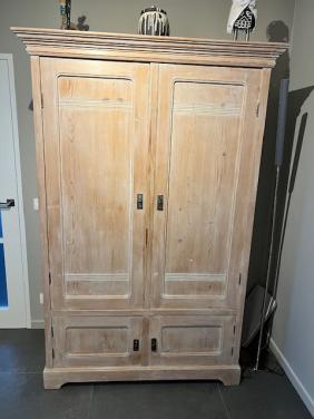 Mooie Whitewashed grenen kast