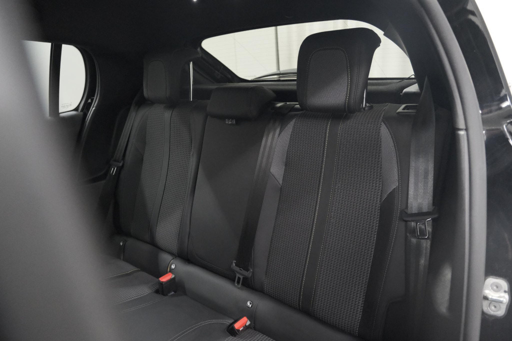 Peugeot 208 puretech 100 gt | camera | navigatie | apple carplay | parkeers