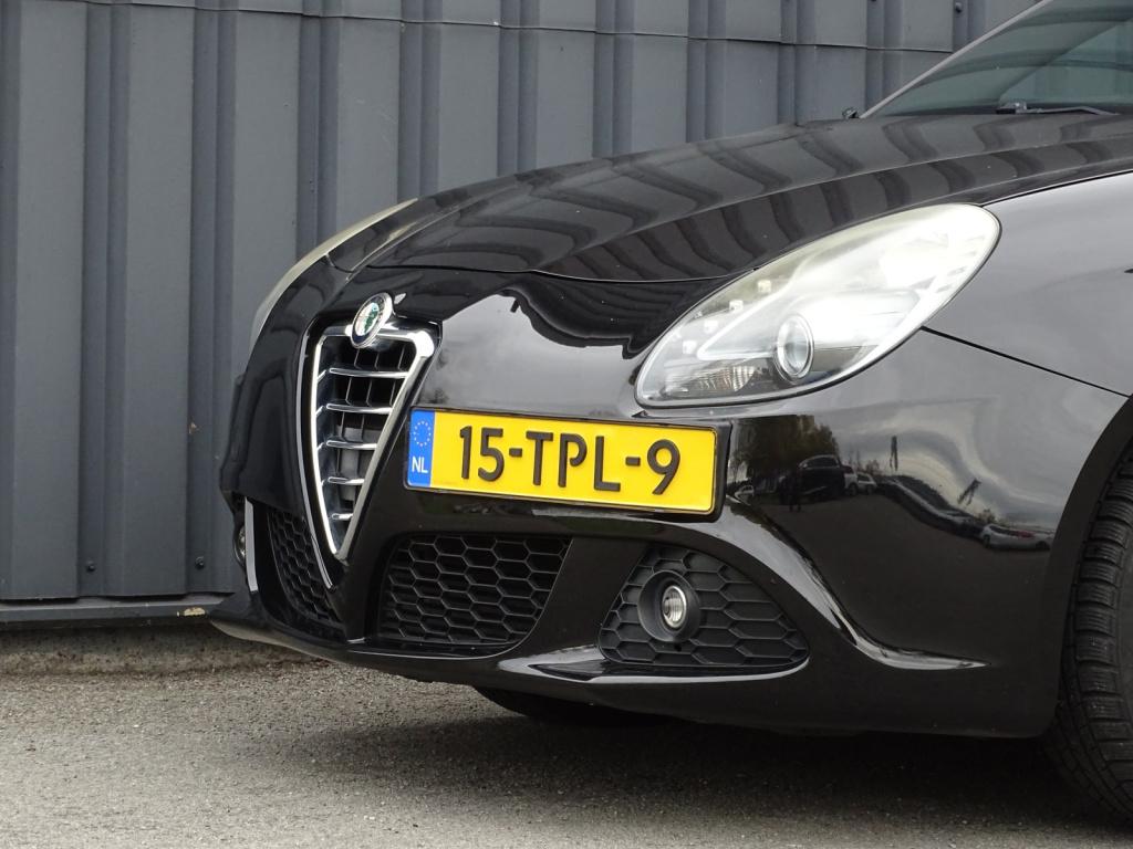 Alfa Romeo Giulietta 1.4 t distinctive 170pk automaat | bluetooth