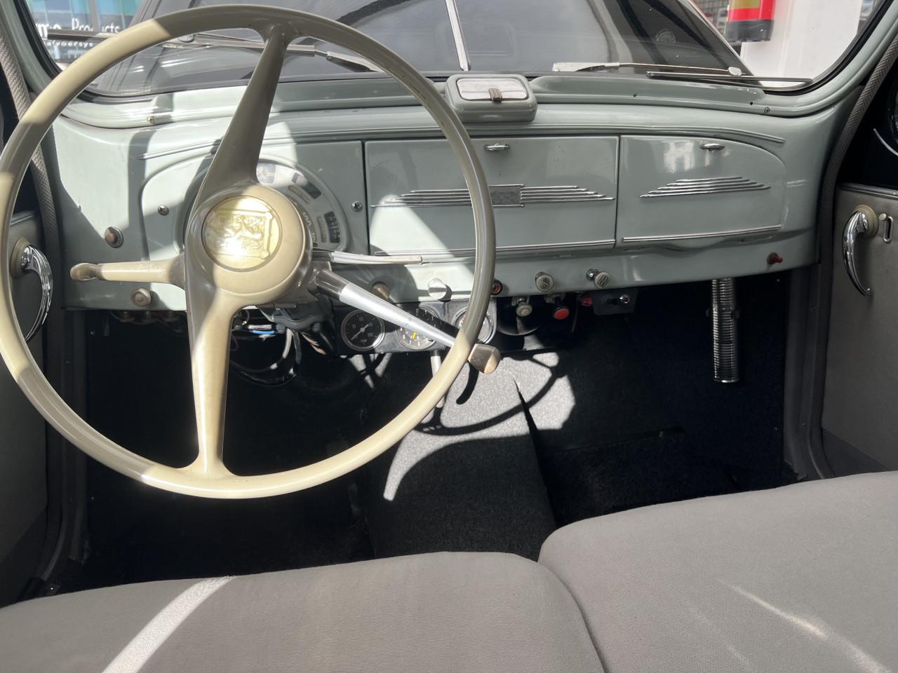 Schitterende Peugeot 203 uit 1955