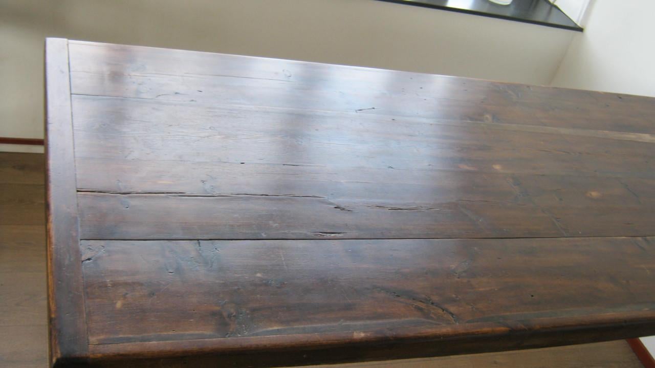 TE KOOP SUPER GAVE KOLONIALE EET TAFEL  100 EURO