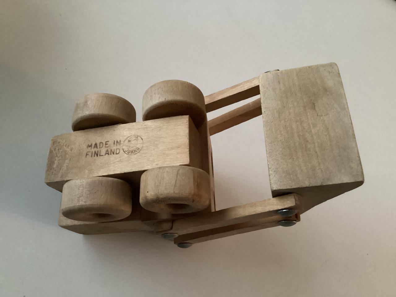Houten shovel. Merk: Jukka. Finland.  Lengte: 18 cm.      Vintage.