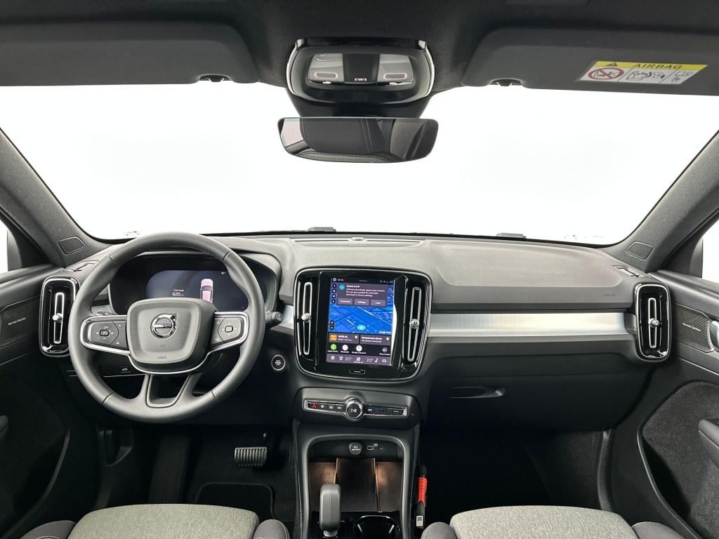 Volvo XC40 b4 194pk plus dark| achteruitrijcamera| trekhaak| adap.cruise