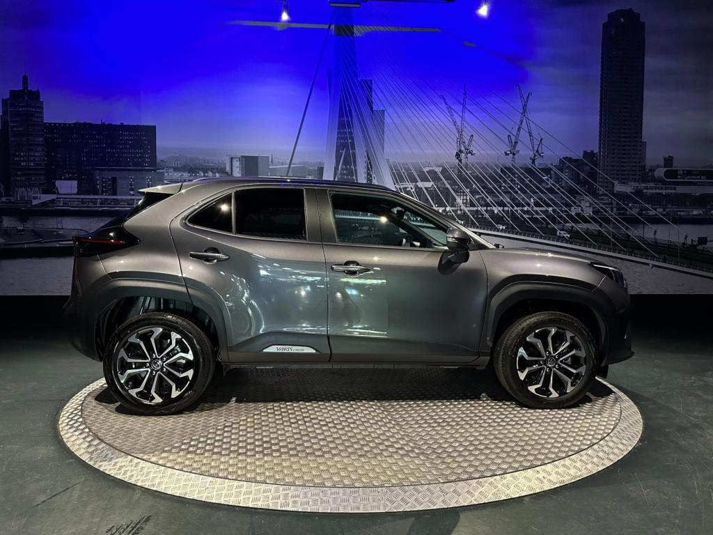 Toyota Yaris Cross 1.5 hybrid 130 dynamic *acc*winterpakket*camera*17inch*