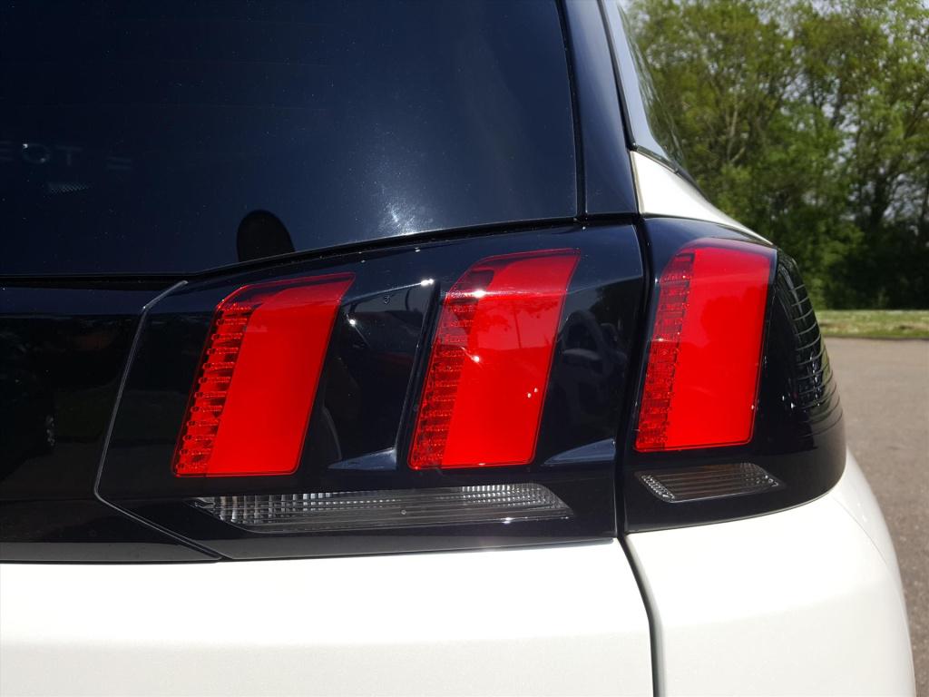 Peugeot 5008 allure 1.2 pt-130pk automaat (6t) full-led voor |comfortstoele