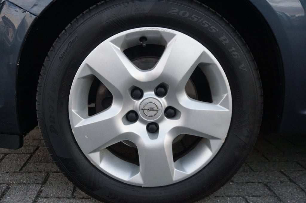 Opel Zafira 1.8 executive 7-persoosn / airco / navi / cruise / elektr. rame