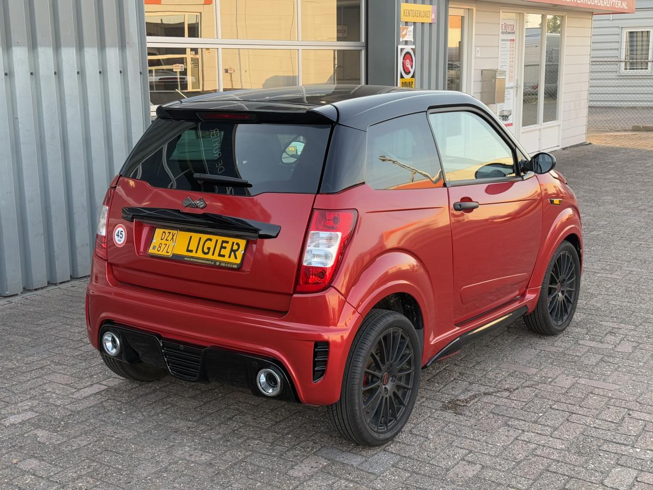 Ligier Brommobiel JS50 L Sport Ultimate | Airco| Stuurbekrachtiging