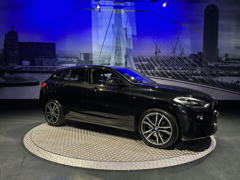 BMW X2 sdrive20i high executive m-pakket *sportstoelen*
