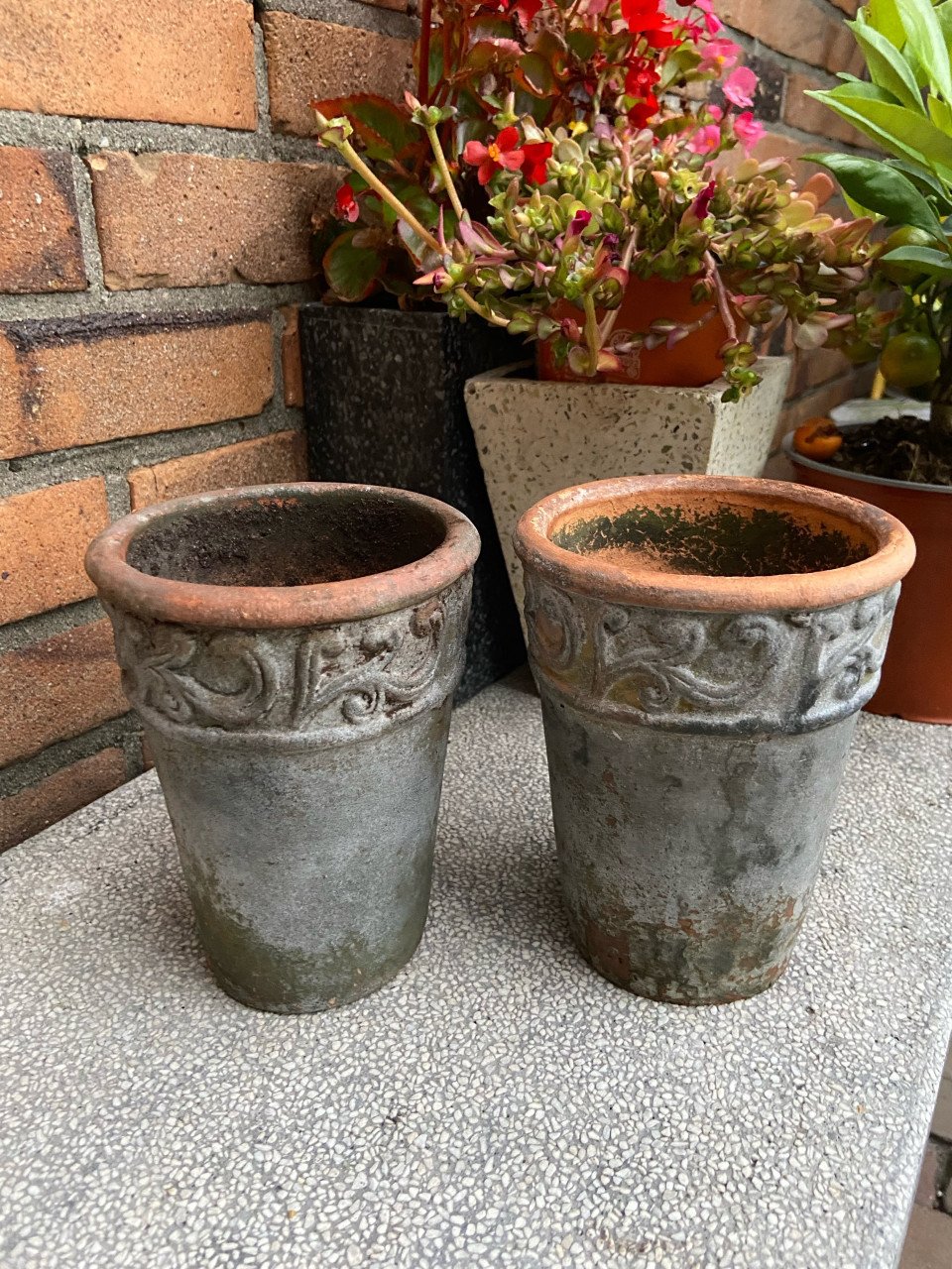 2 leuke Vintage  bloempotjes
