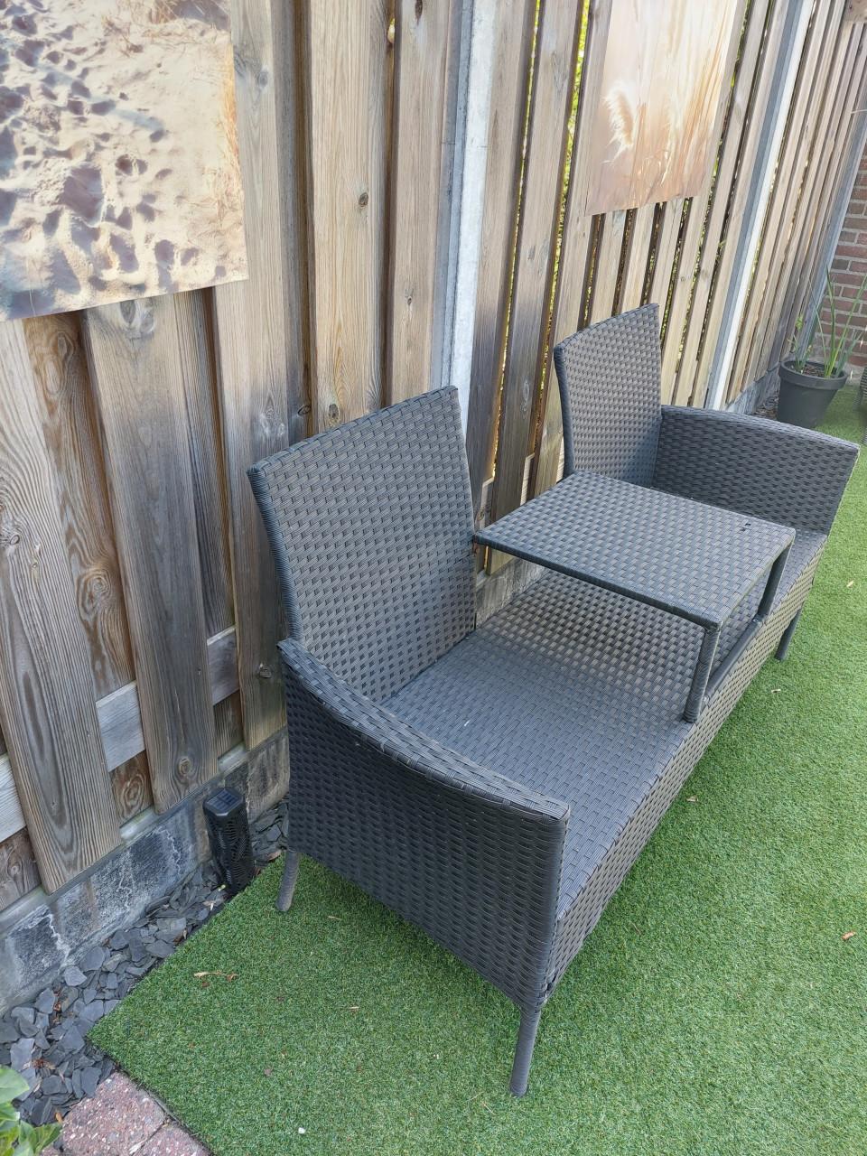 Bankje voor de tuin in goede staat