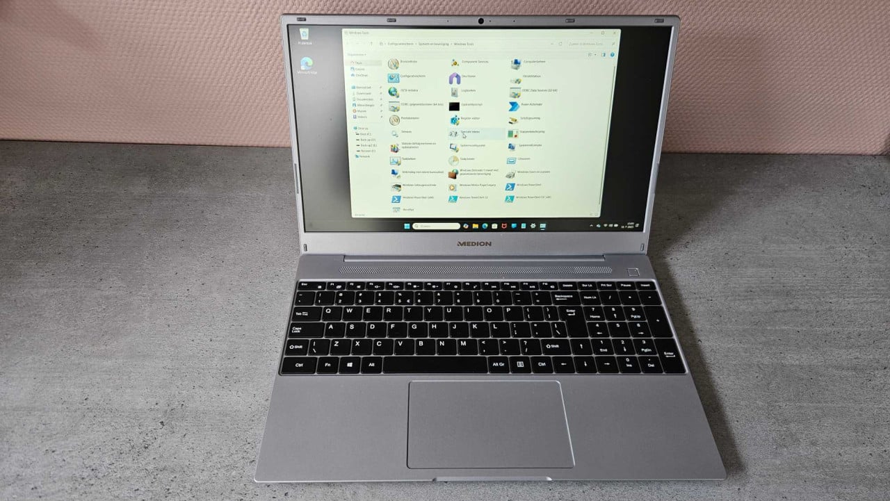 Aangeboden zo goed als nieuwe medion notebook