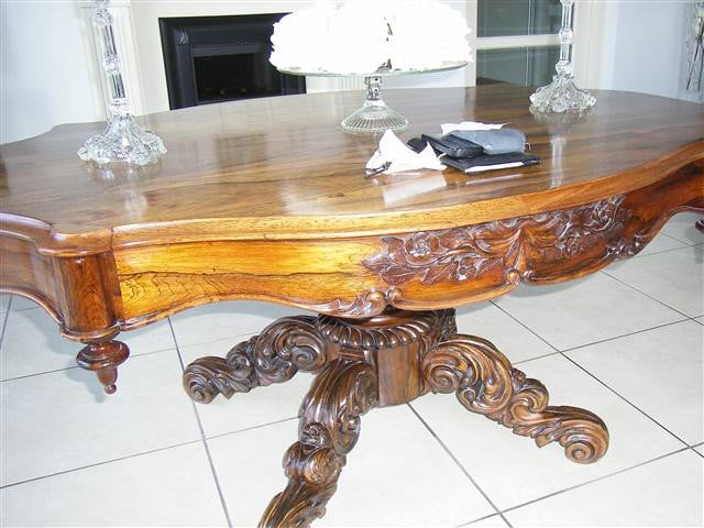 Div. oude stoelen en andere te koop
