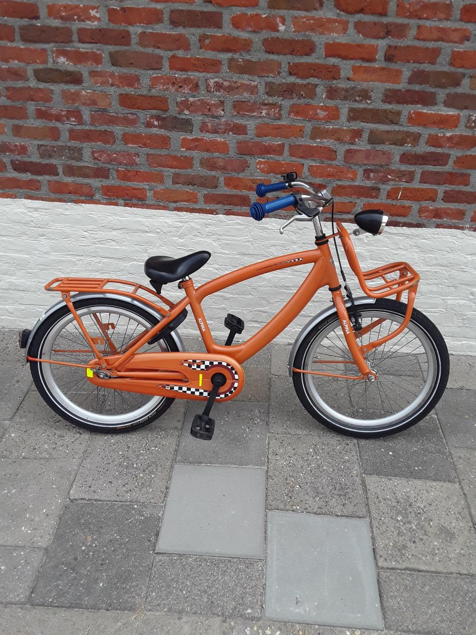 Te koop alpina cube jongens fietsje