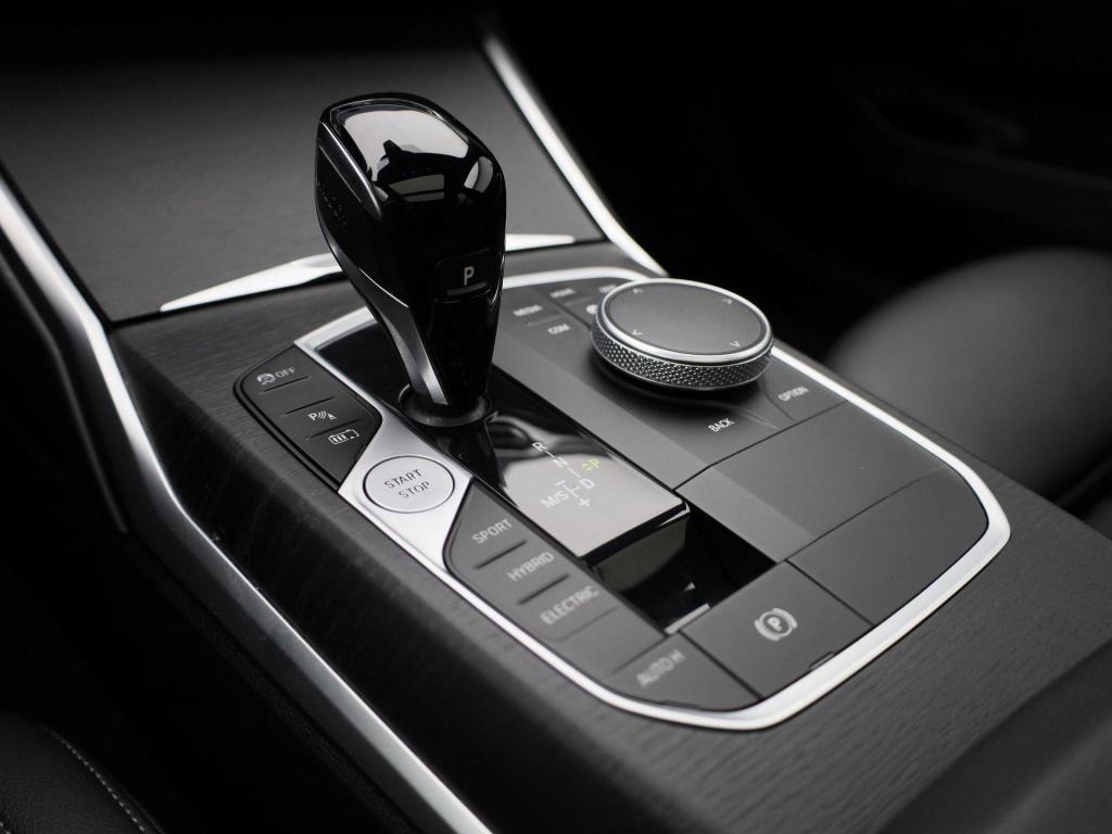 BMW 3-serie touring 320e business edition plus | automaat | lmv | navigatie