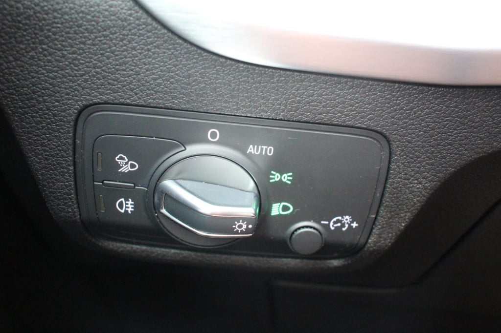 Audi Q2 1.4 tfsi sport - leder - pano - led v&a - trekhaak - navi - audi co