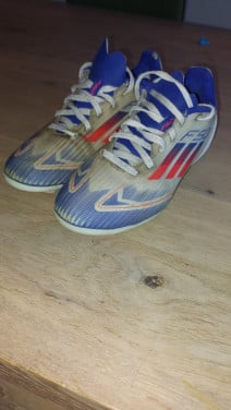 Voetbalschoenen maat 34