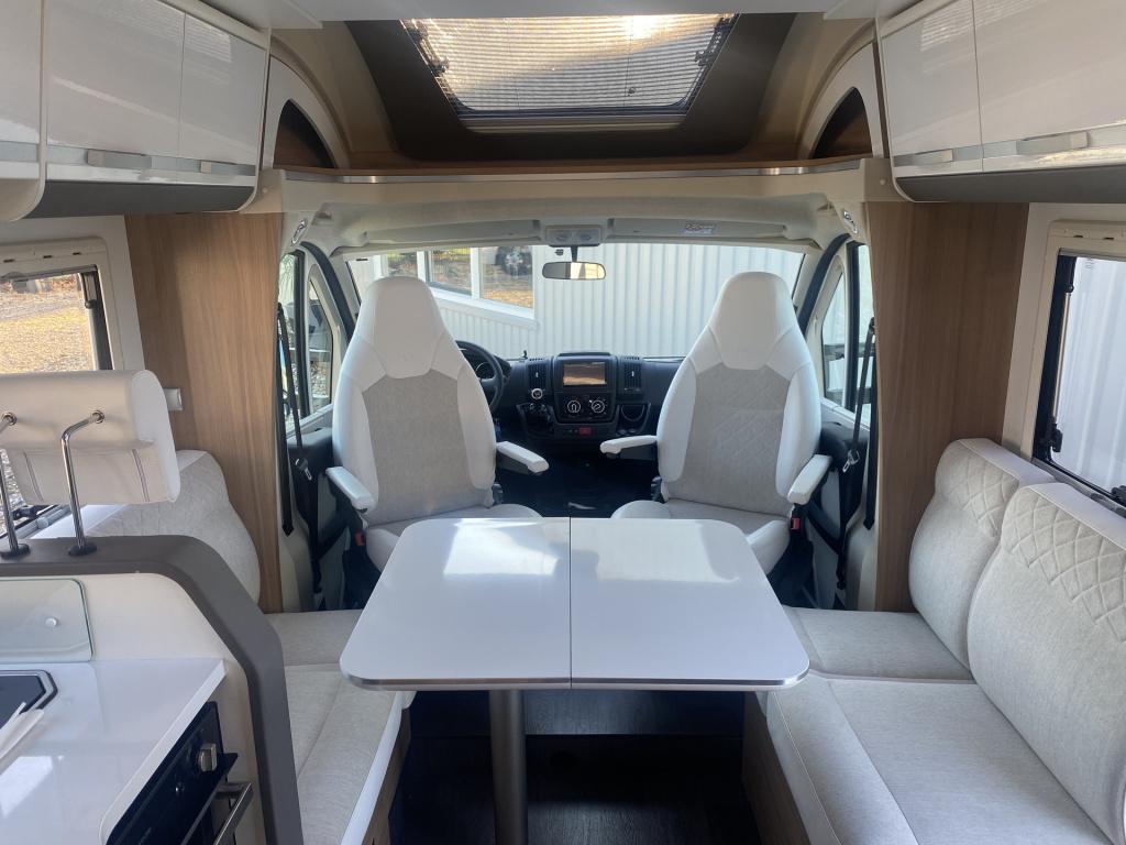 Adria Onbekend matrix 670dl luxe gezinscamper vol comfort en vrijheid! zate