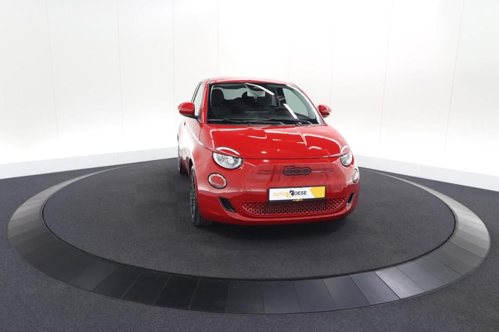 Fiat 500 icon 42 kwh | camera | 17" velgen | keyless start | navigatie | ap
