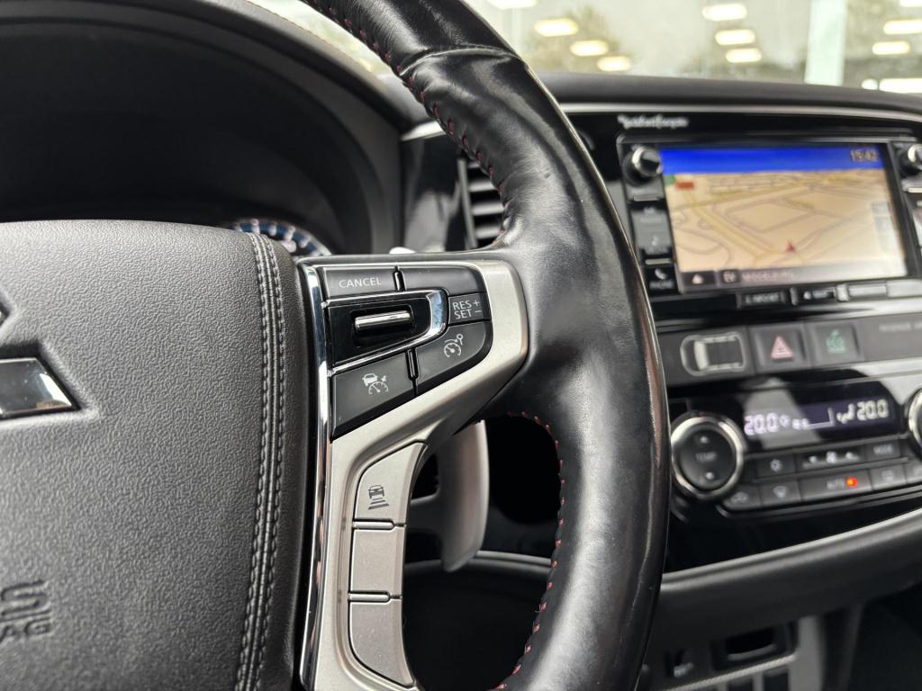 Mitsubishi Outlander 2.0 phev s-edition afneembare trekhaak!