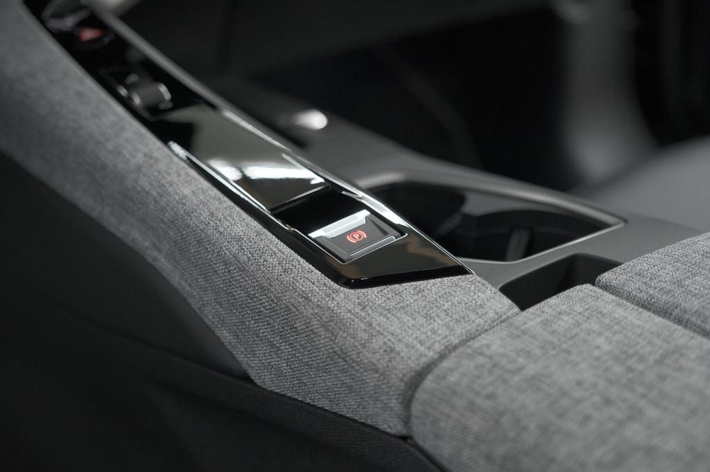 Peugeot 3008 1.2 hybrid 136 gt | pack winter | camera | adaptieve cruise co
