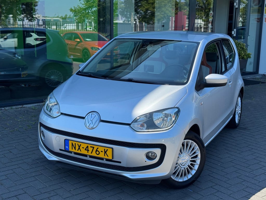 Volkswagen UP! 1.0 high up! * stoelverwarming * navi * lm velgen