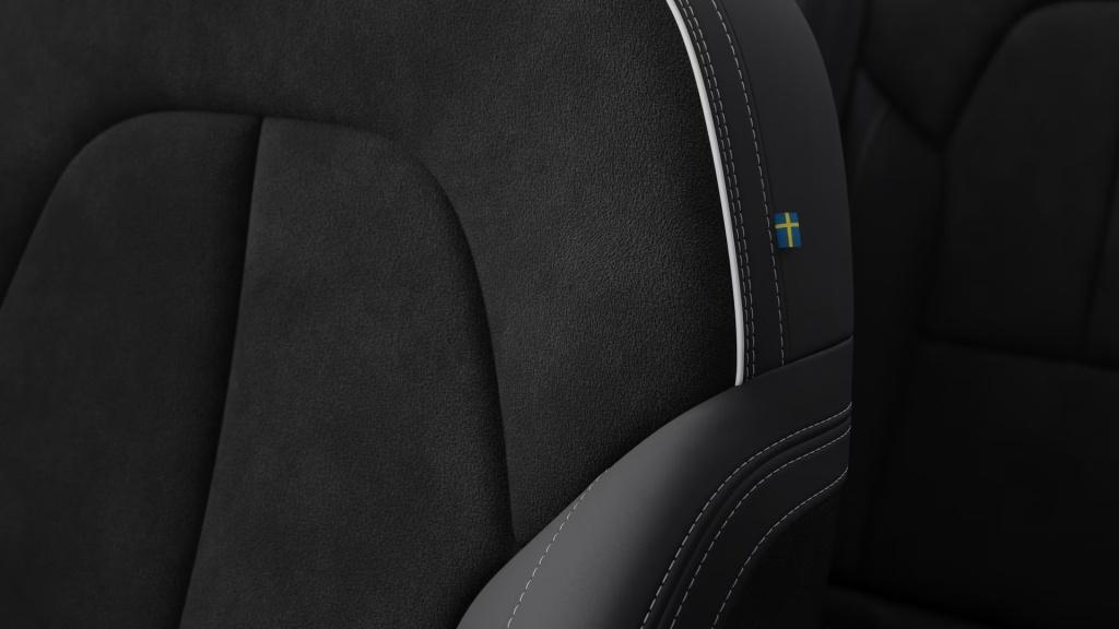 Volvo Ex40 extended range ultra dark europa