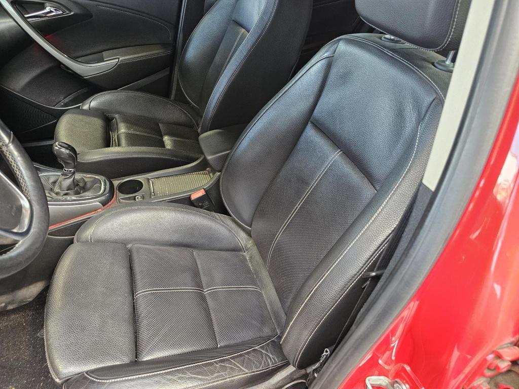Opel Astra 1.6 turbo cosmo