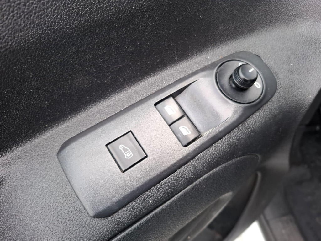 Opel Combo 1.6d l1h1 edition airco / cruise controle / navi / imperial / tr