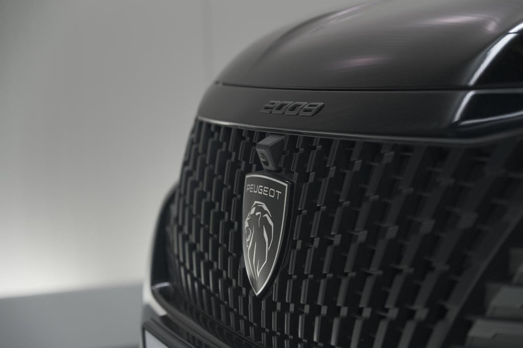 Peugeot 2008 puretech 130 eat8 gt | 360 camera | adaptieve cruise control |