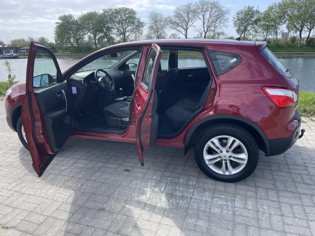 Nissan qashqai 2.0 acenta suv 107000km