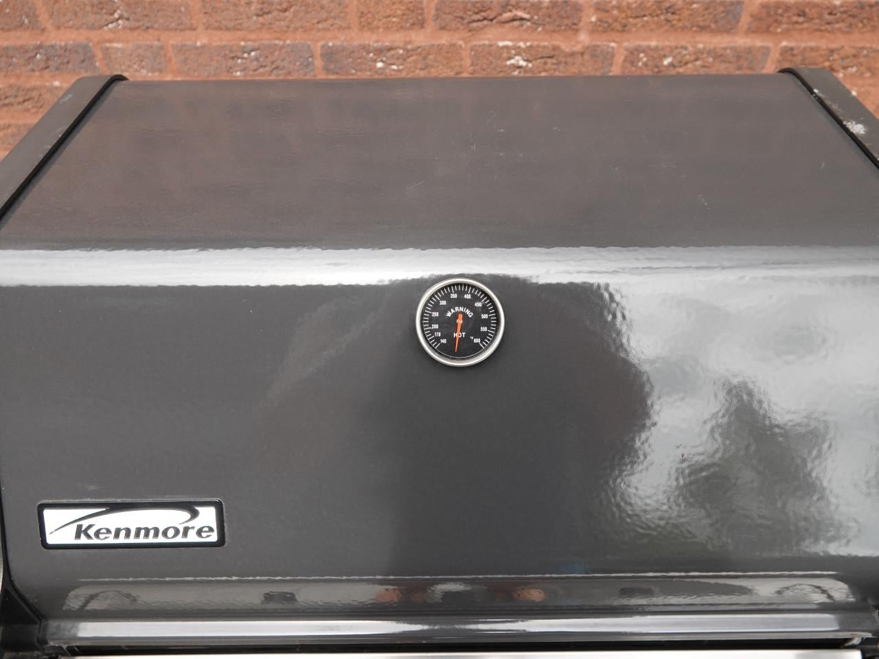 Nette BBQ Kenmore op gas incl gevulde gasfles, goede kwaliteit
