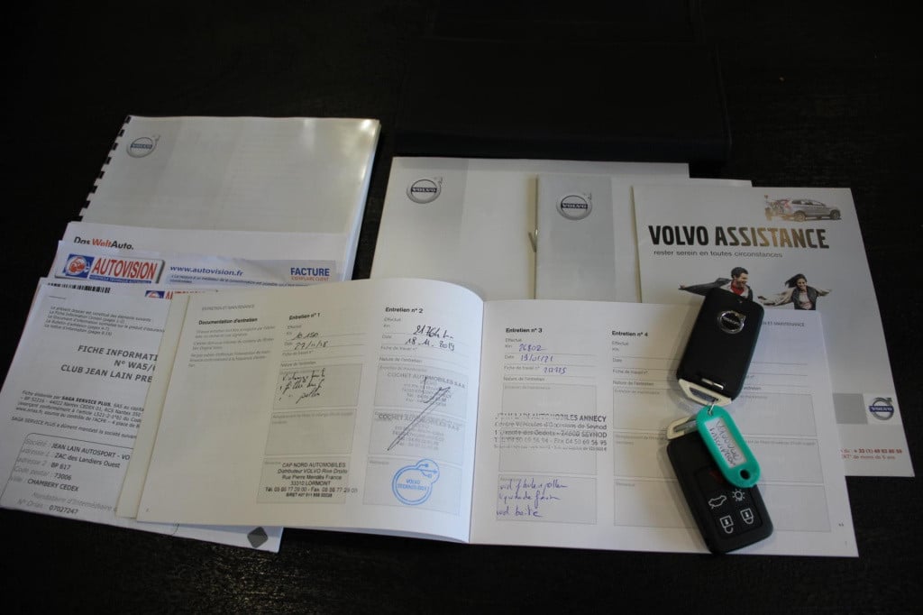 Volvo V40 2.0 t2 inscription - actieprijs: €15.745,- t/m 20 augustus!