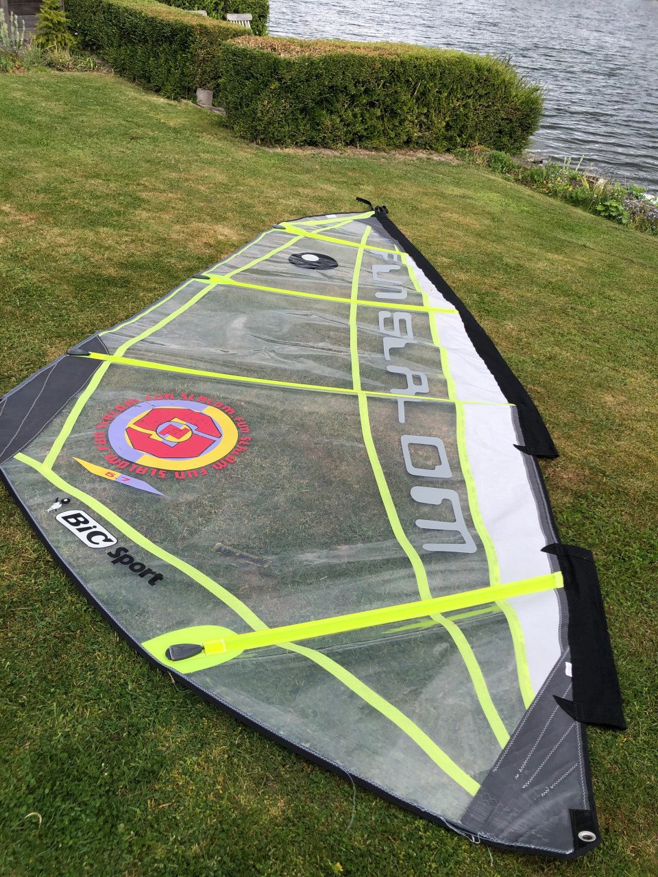 Mooie windsurf set compleet, 2 zeilen.