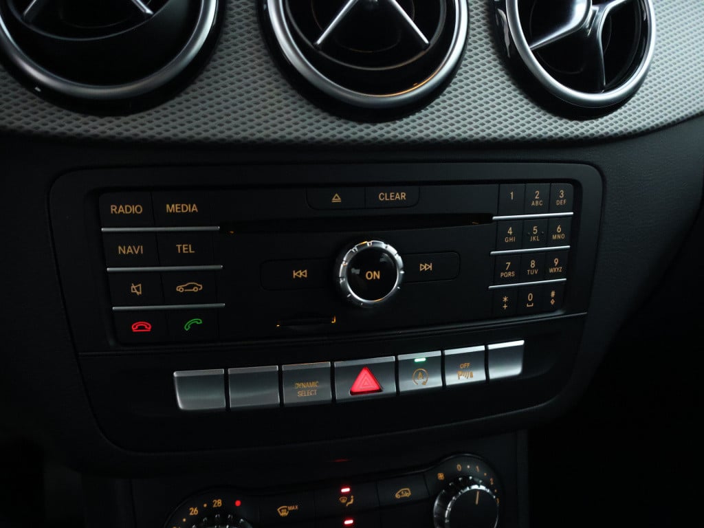 Mercedes-Benz B-Klasse 180 ambition | trekhaak | parkeersensoren | inclusie