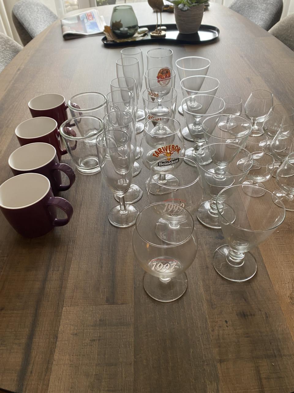 GRATIS OPHALEN glaswerk en mokken