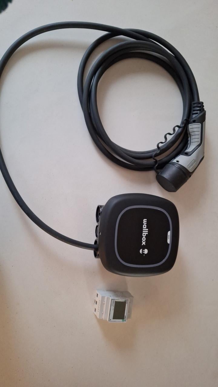 Wallbox Pulsar Max laadpaal + Power Boost 3-fase loadbalancer