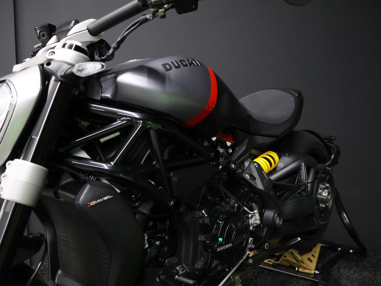XDIAVEL BLACK STAR | 50st. Gelimiteerd!