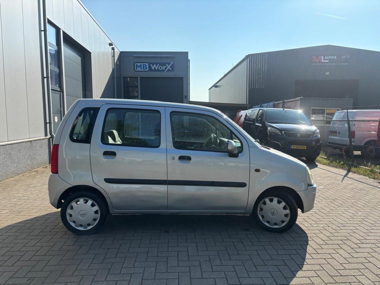 Opel Agila 1.2-16V Comfort Hoogzitter