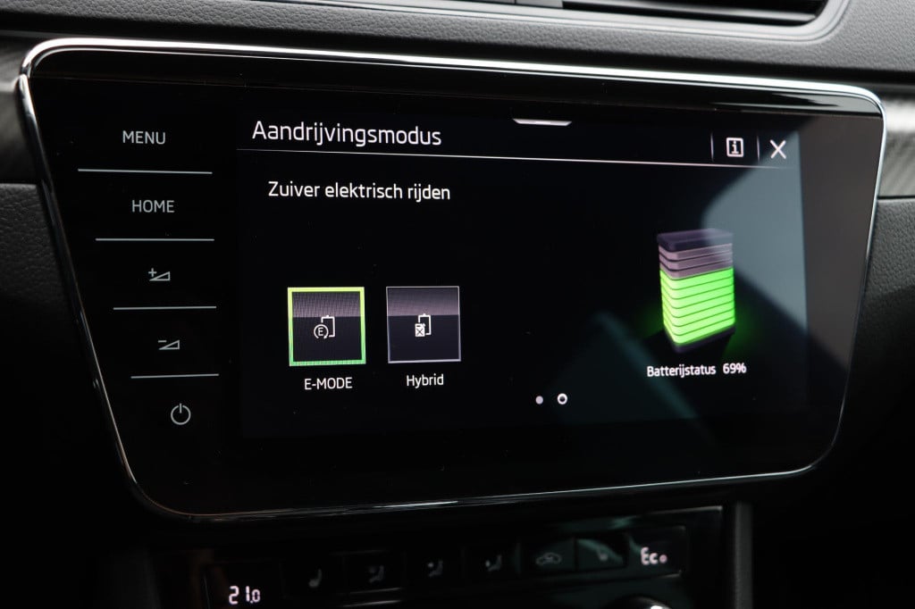 Skoda Superb combi 1.4 tsi iv sportline business 218pk dsg6