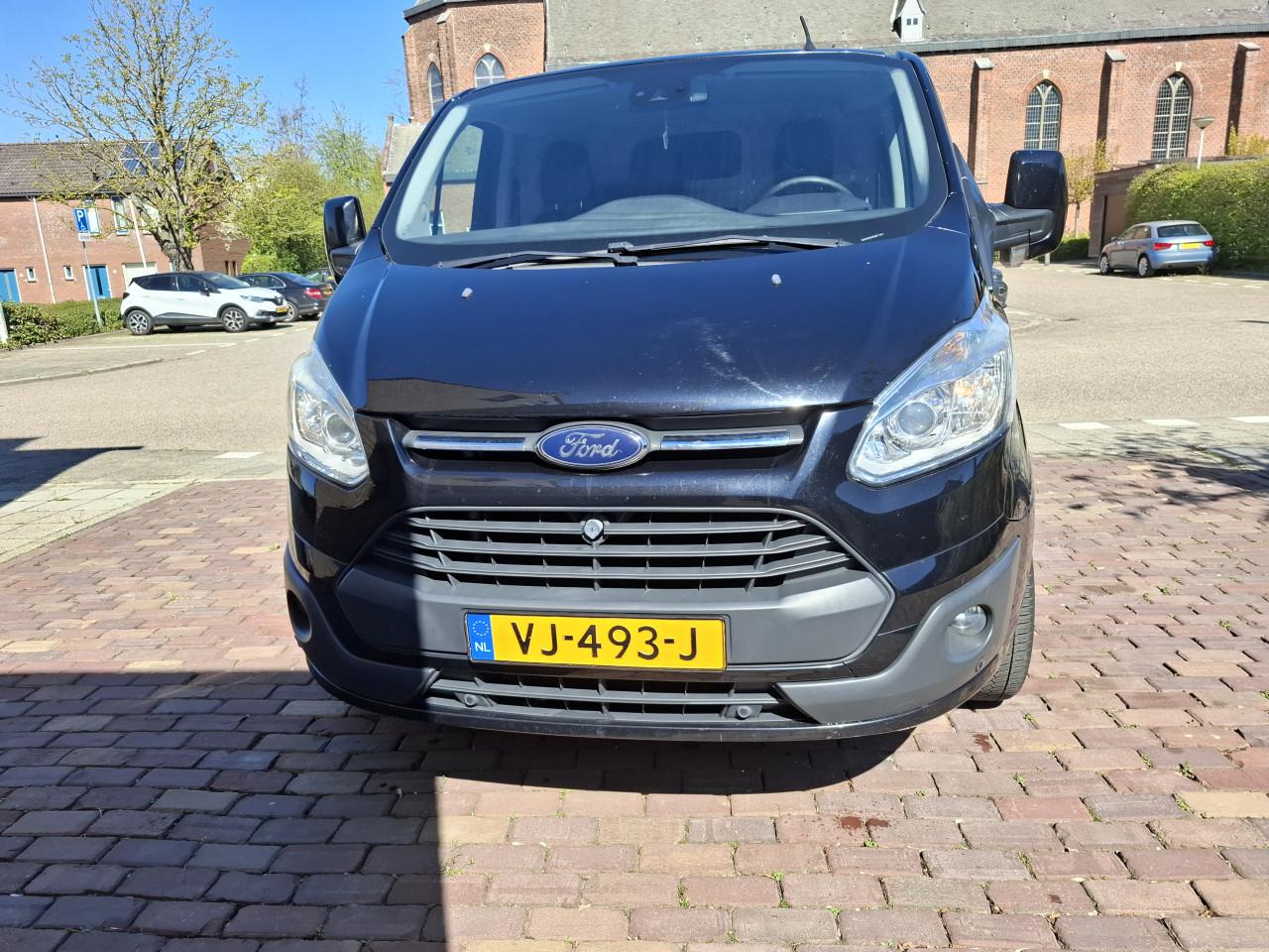 Ford Transit Custom Champions Edition