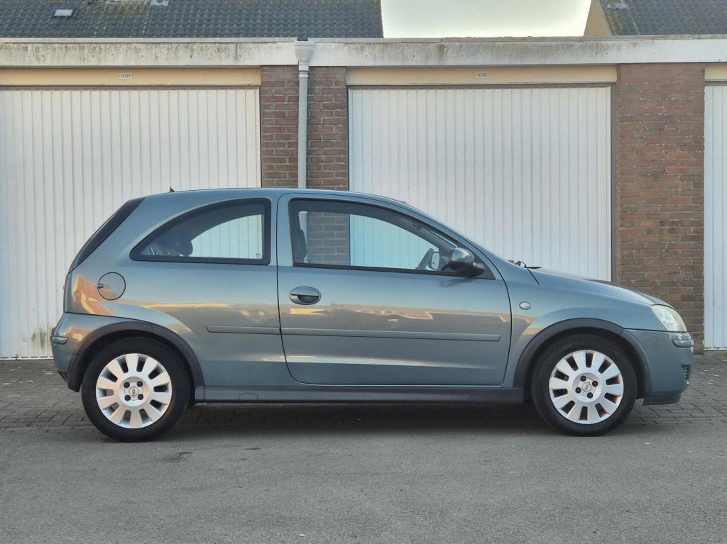 Opel Corsa 1.2-16v silverline / origineel nl / airco